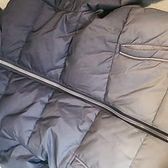 Puffer jacket - Picture 3 of 9